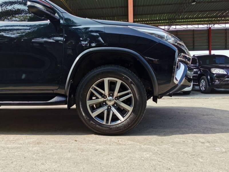 Toyota Fortuner GEN 2 ปี 2017 สีดำ