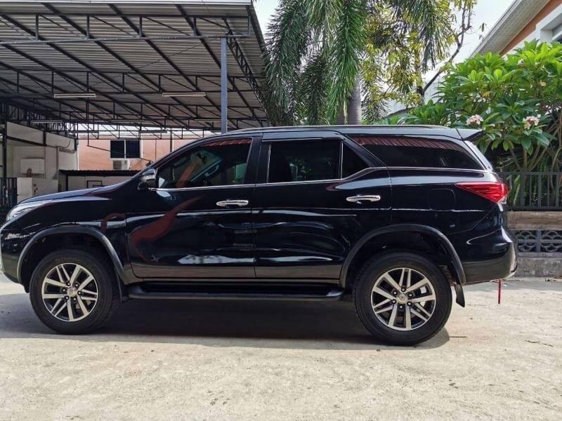 Toyota Fortuner GEN 2 ปี 2017 สีดำ