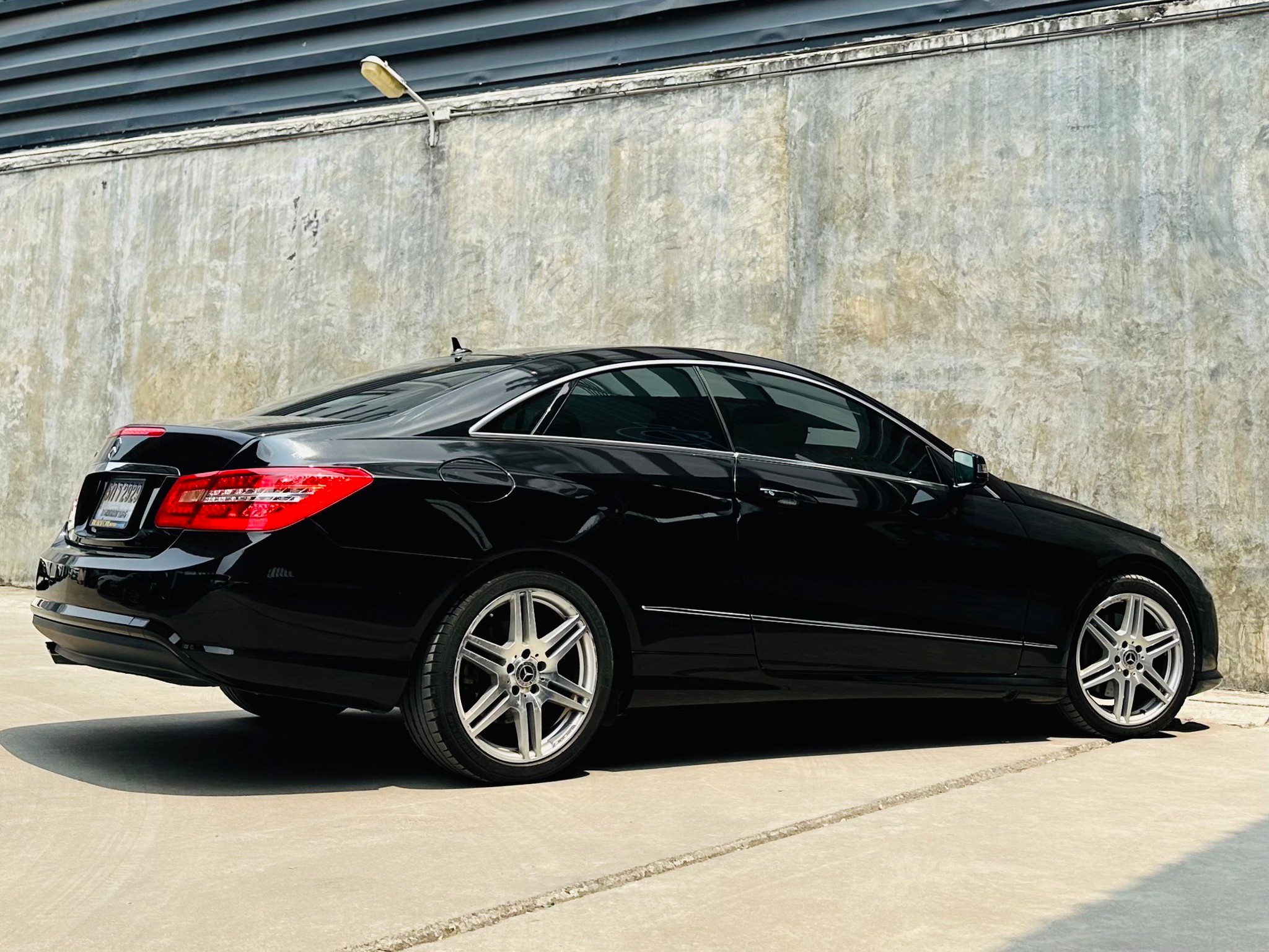 2013 Mercedes-Benz E-Class W212 E250 สีดำ