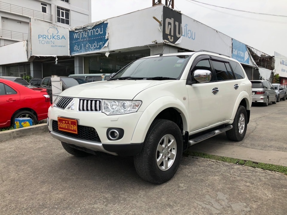 Mitsubishi Pajero Sport ปี 2011 สีขาว