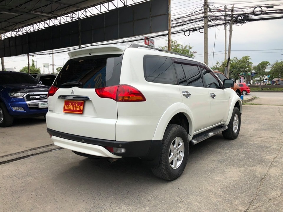 Mitsubishi Pajero Sport ปี 2011 สีขาว