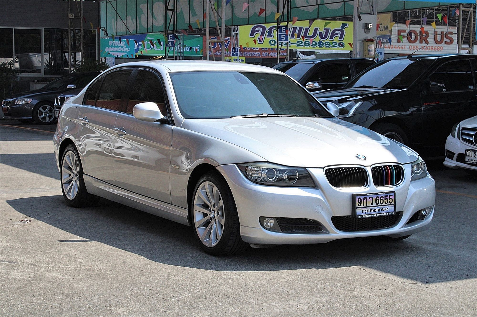 2010 BMW 320d 2.0 E90 SE Sedan AT สีเงิน เกียร์ออโต้ เครื่องดีเซล บอดี้สวย ไม่มีอุบัติเหตุ จัดได้ท่วม