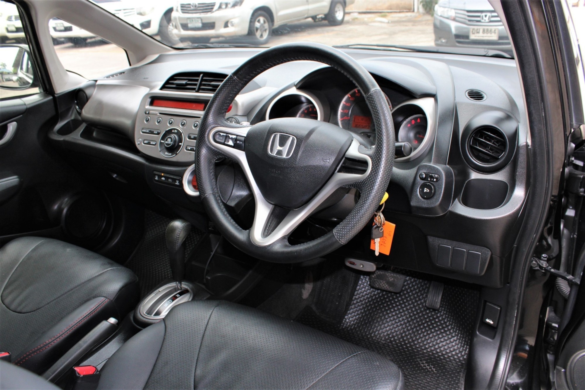 2012 Honda Jazz GE 1.5 JP Hatchback AT สีดำเกียร์ออโต้ ตัว JAPAN สวยมากไม่มีชน