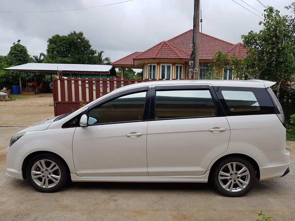 Proton Exora ปี 2012 สีขาว