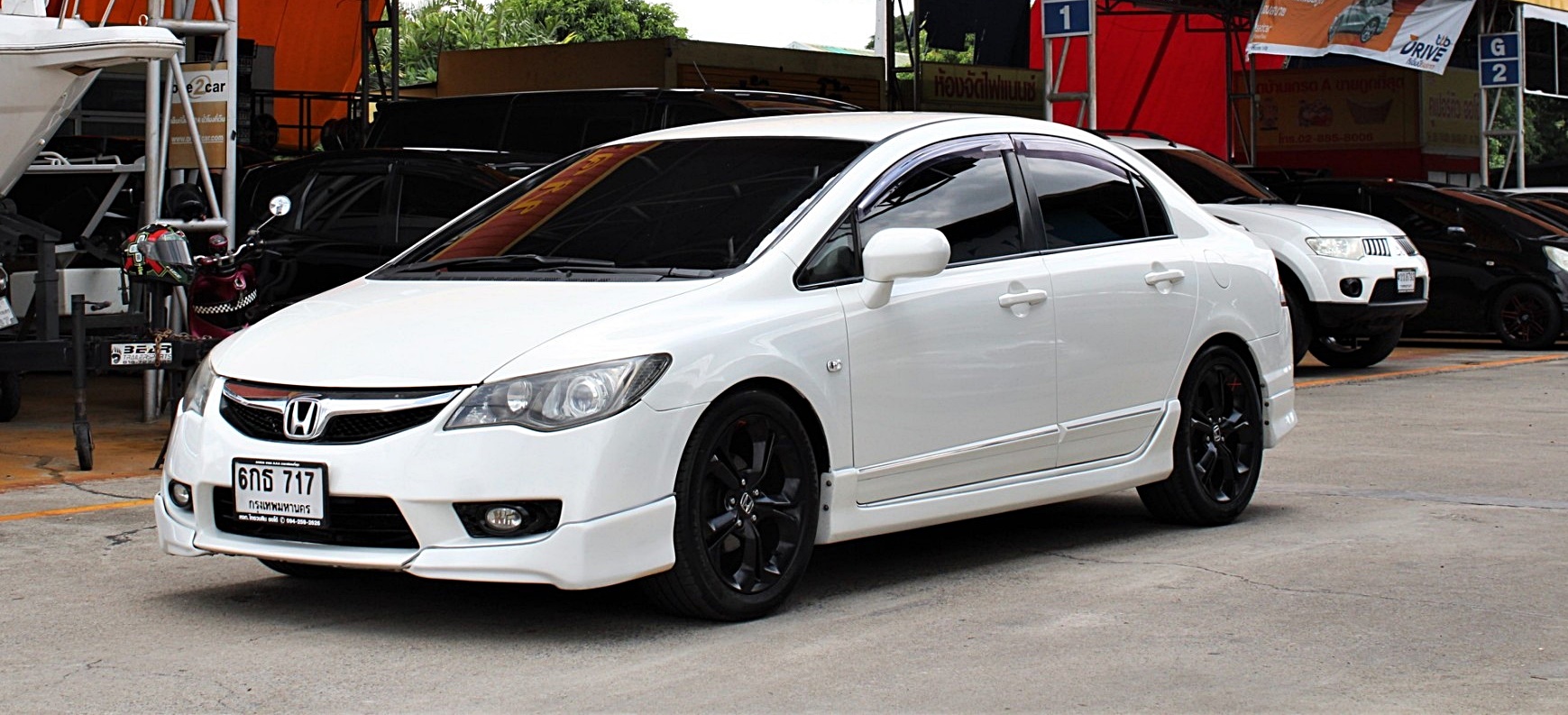 2011 Honda Civic FD 1.8 S ( AS ) i-VTEC AT สีขาว เกียร์ออโต้ ไฟท้าย8เหลี่ยม มาดูคันจริงแล้วมีเสน่ห์ ไม่มีอุบัติเหตุเลยครับ เครื่องดี ช่วงล่างขับดี เบร