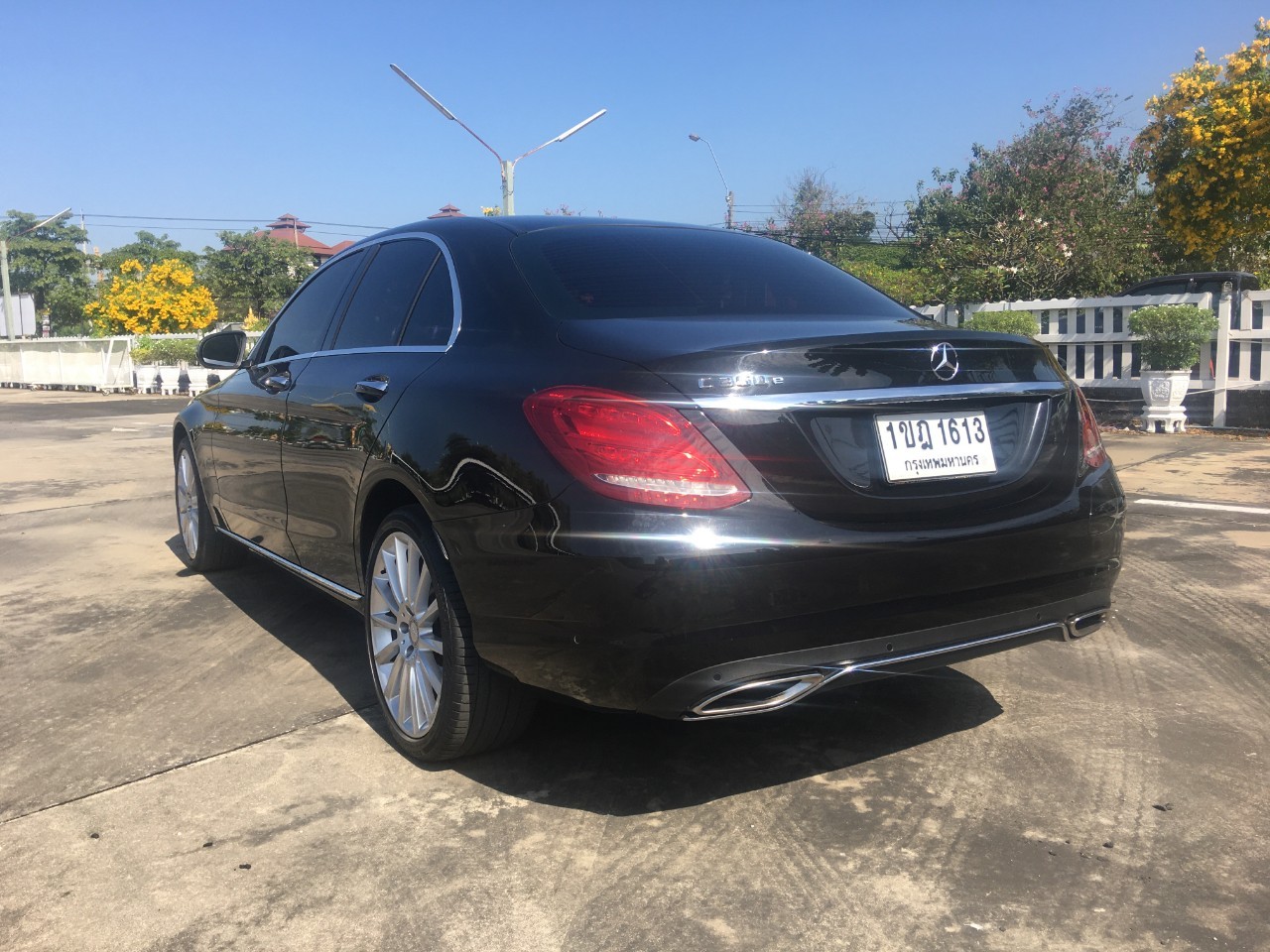 Mercedes-Benz C-Class W206 C350e AMG สีดำ