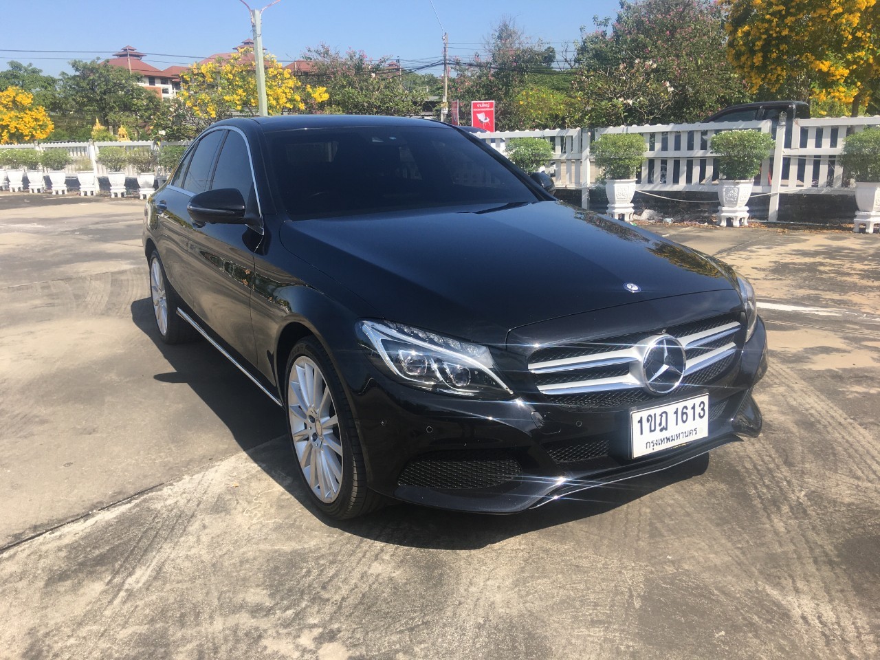 Mercedes-Benz C-Class W206 C350e AMG สีดำ