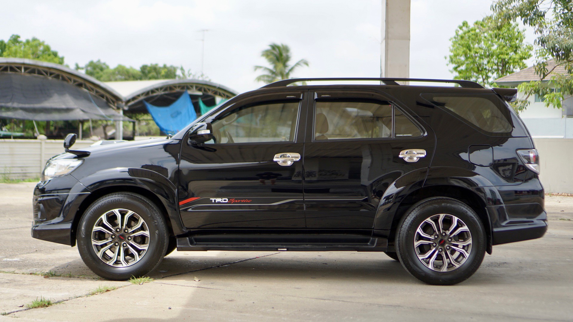 2014 Toyota Fortuner สีดำ