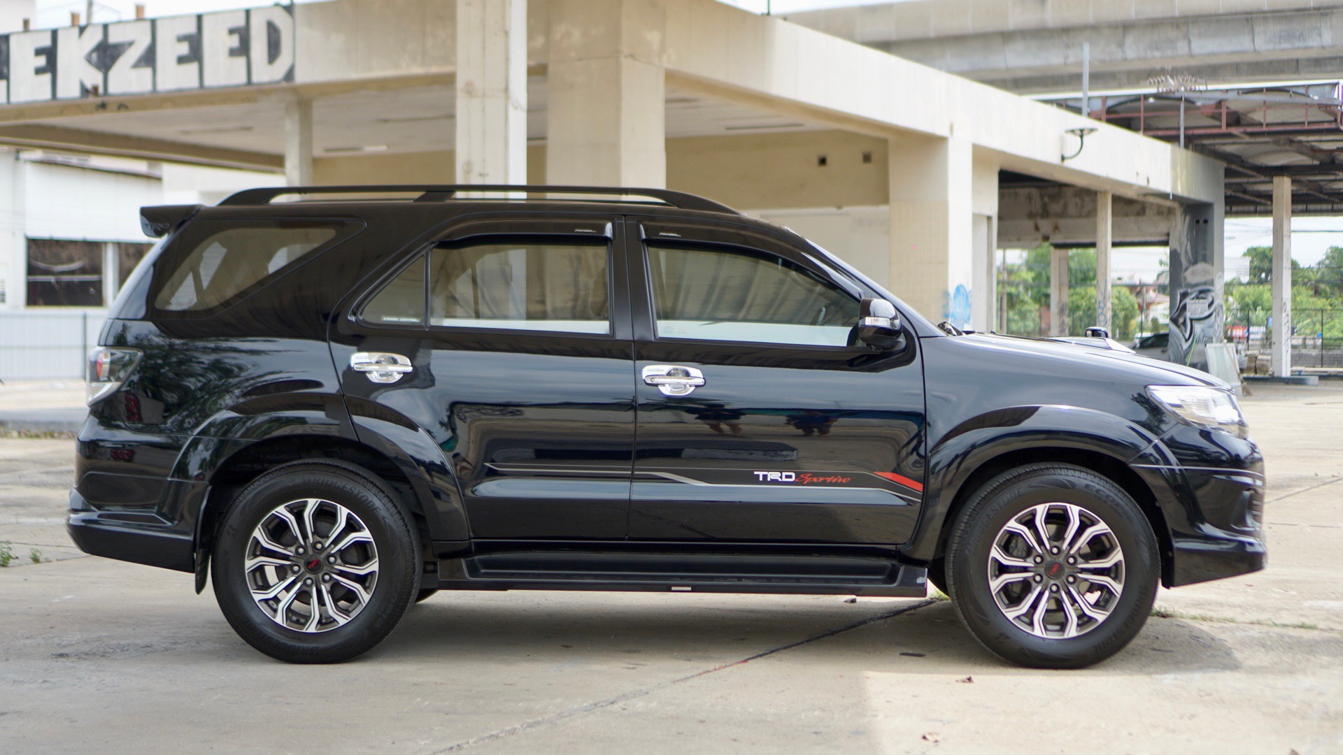 2014 Toyota Fortuner สีดำ