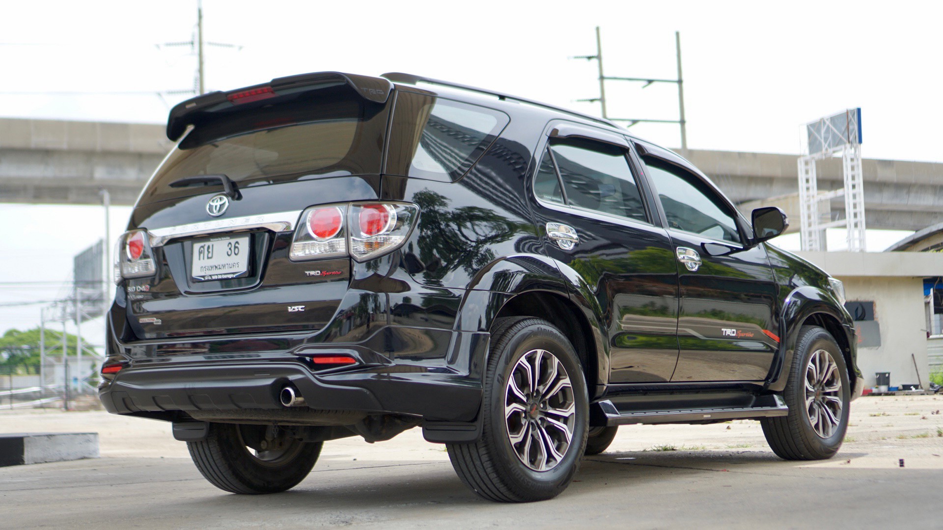 2014 Toyota Fortuner สีดำ