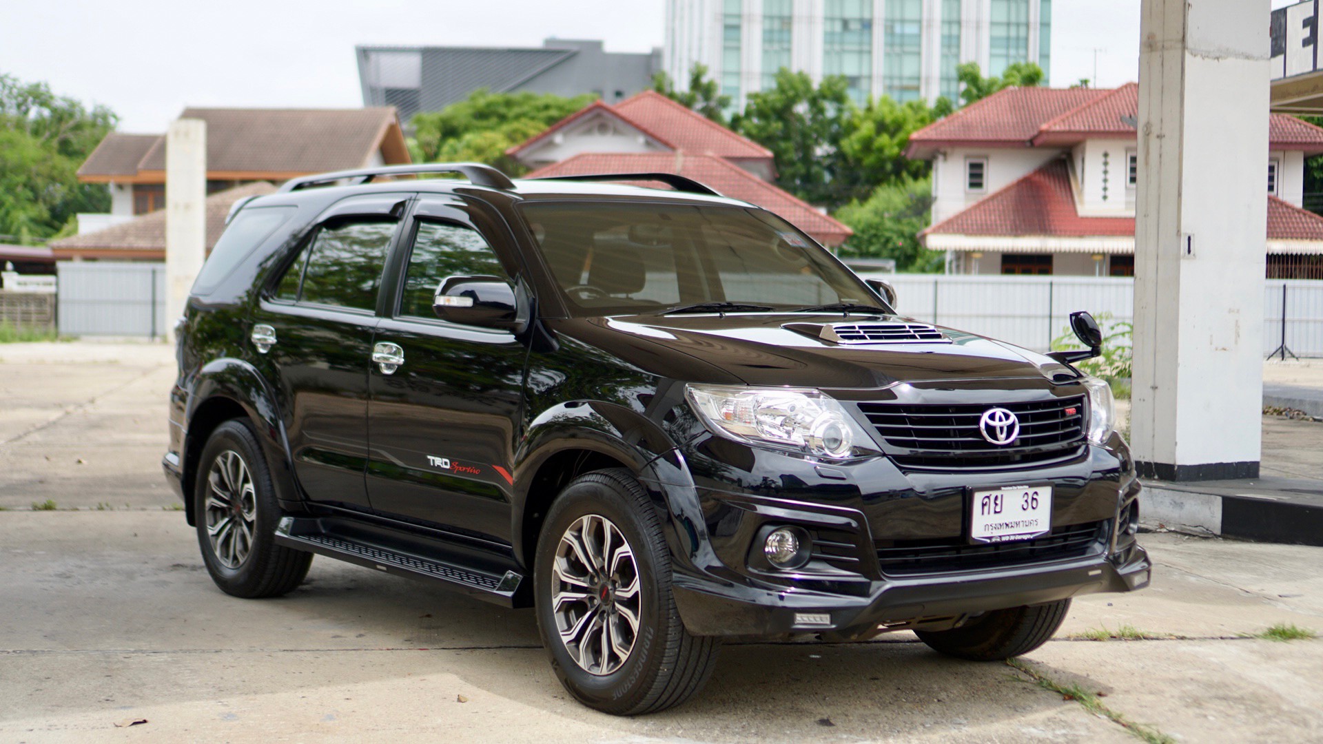 2014 Toyota Fortuner สีดำ