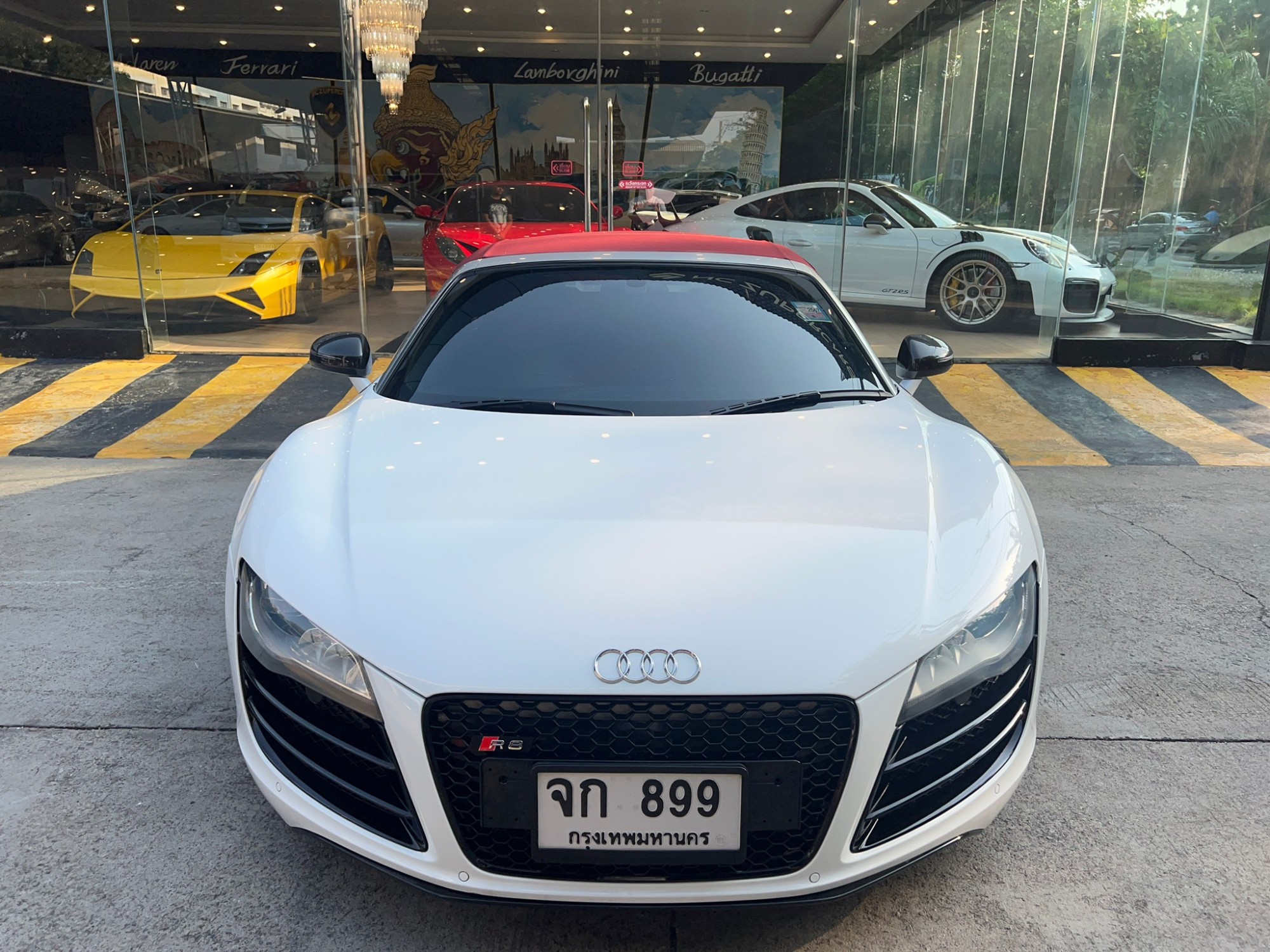 2012 Audi R8 Spyder สีขาว