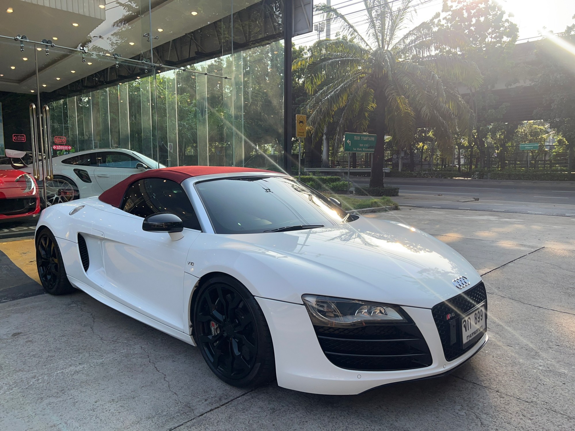 2012 Audi R8 Spyder สีขาว