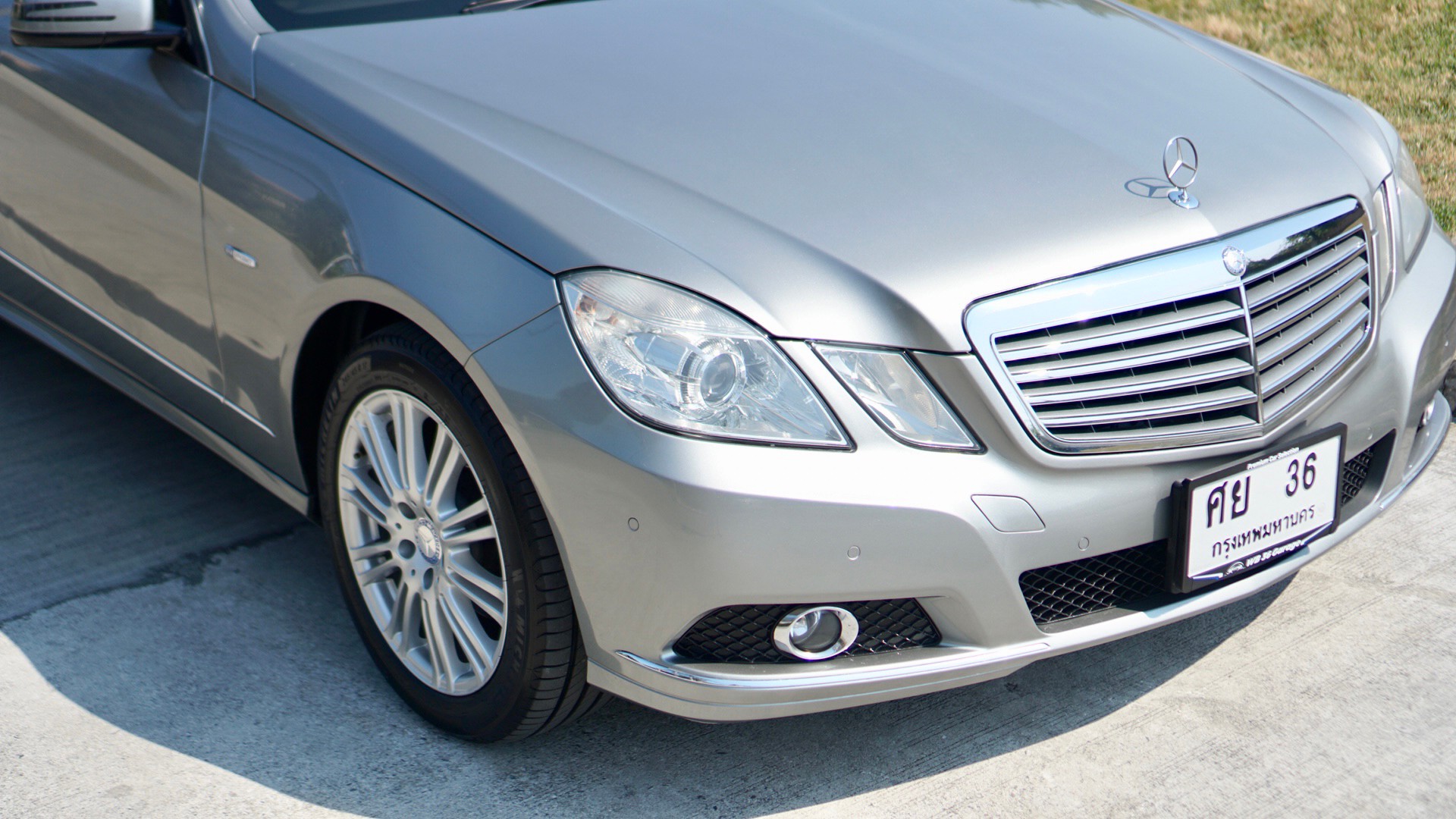 2010 Mercedes-Benz E-Class W212 E200 สีเทา