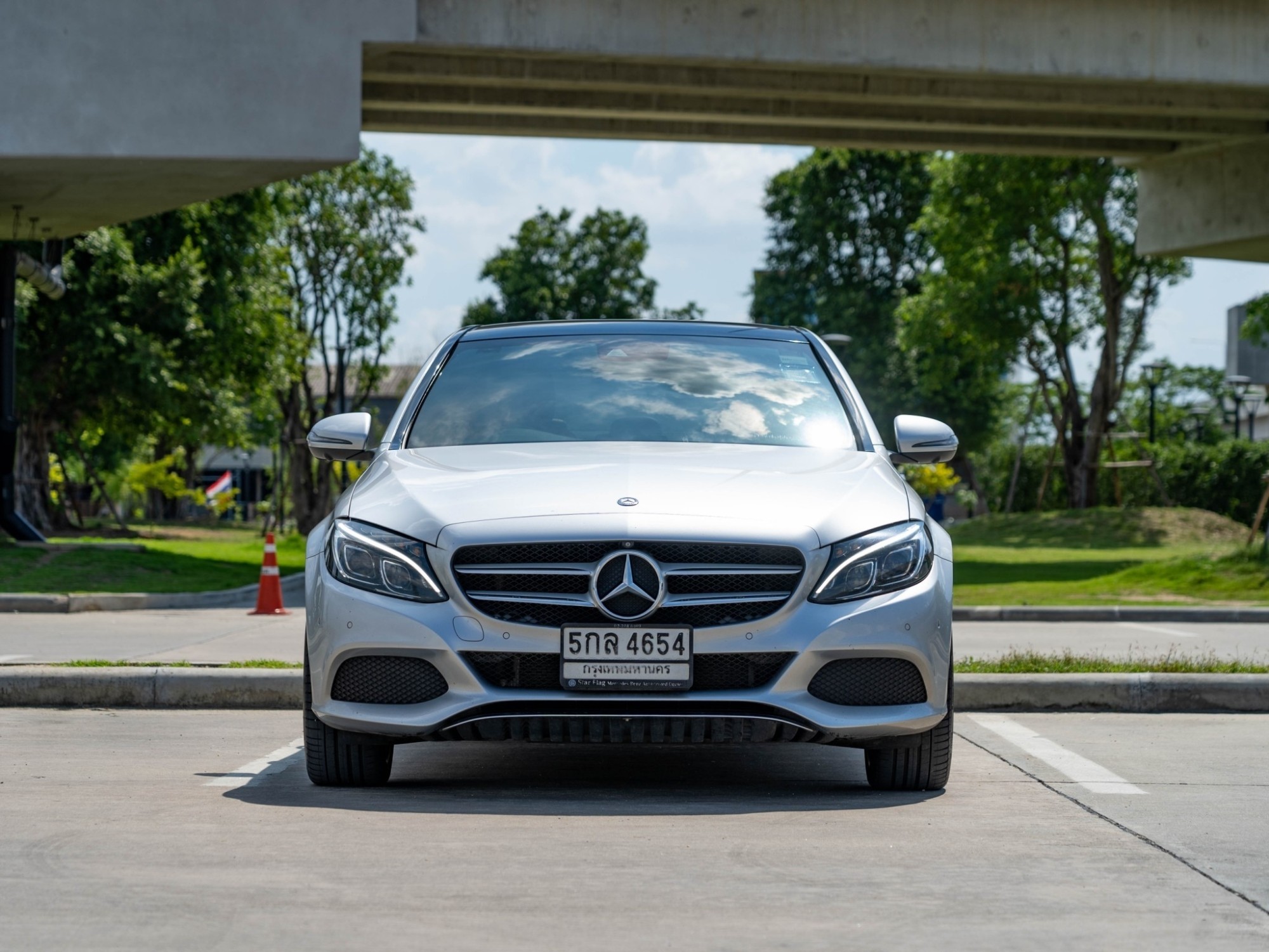 2016 Mercedes-Benz C350e AMG Dynamic สีเงิน