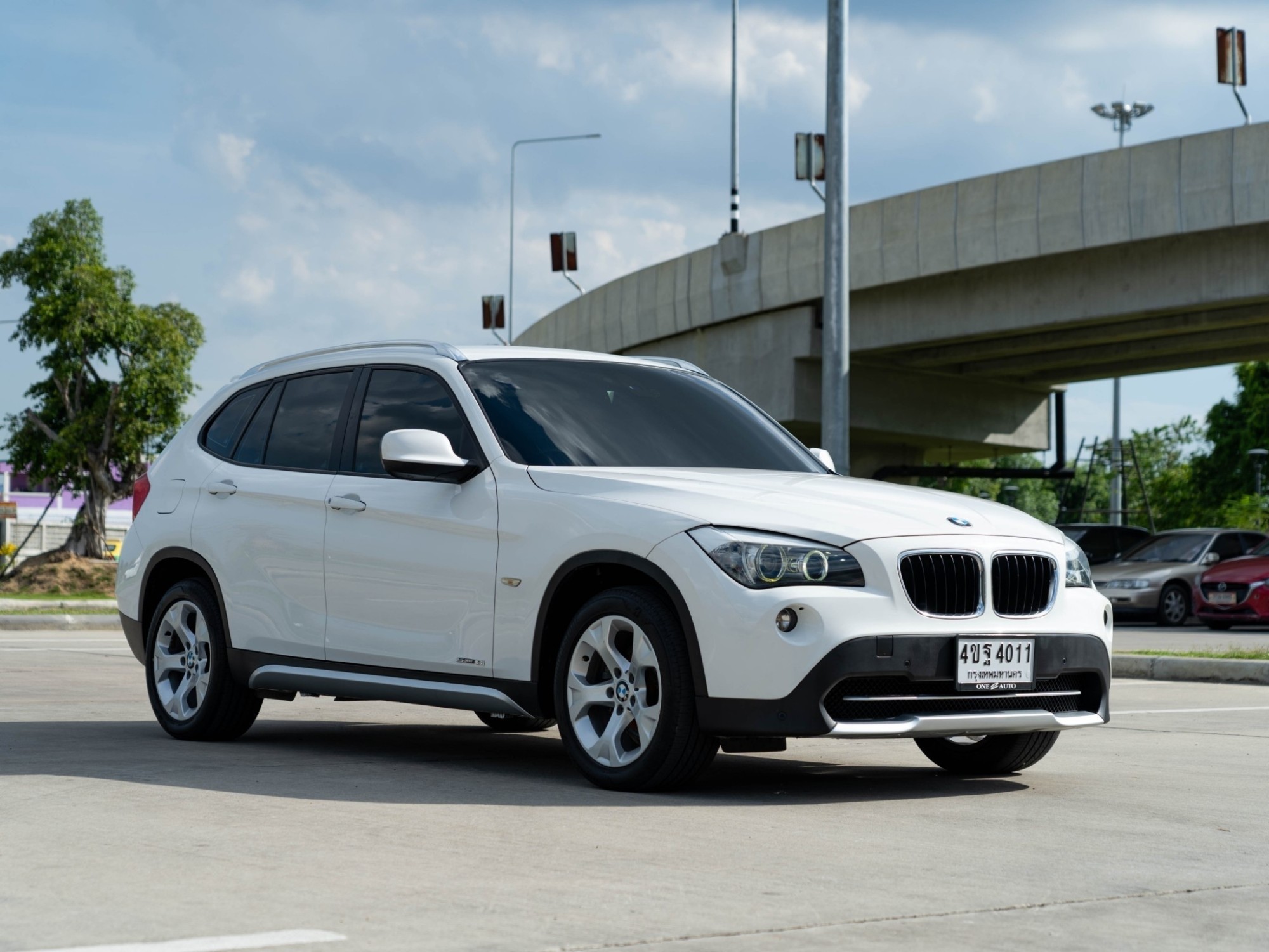 2012 BMW X1 E84 สีขาว