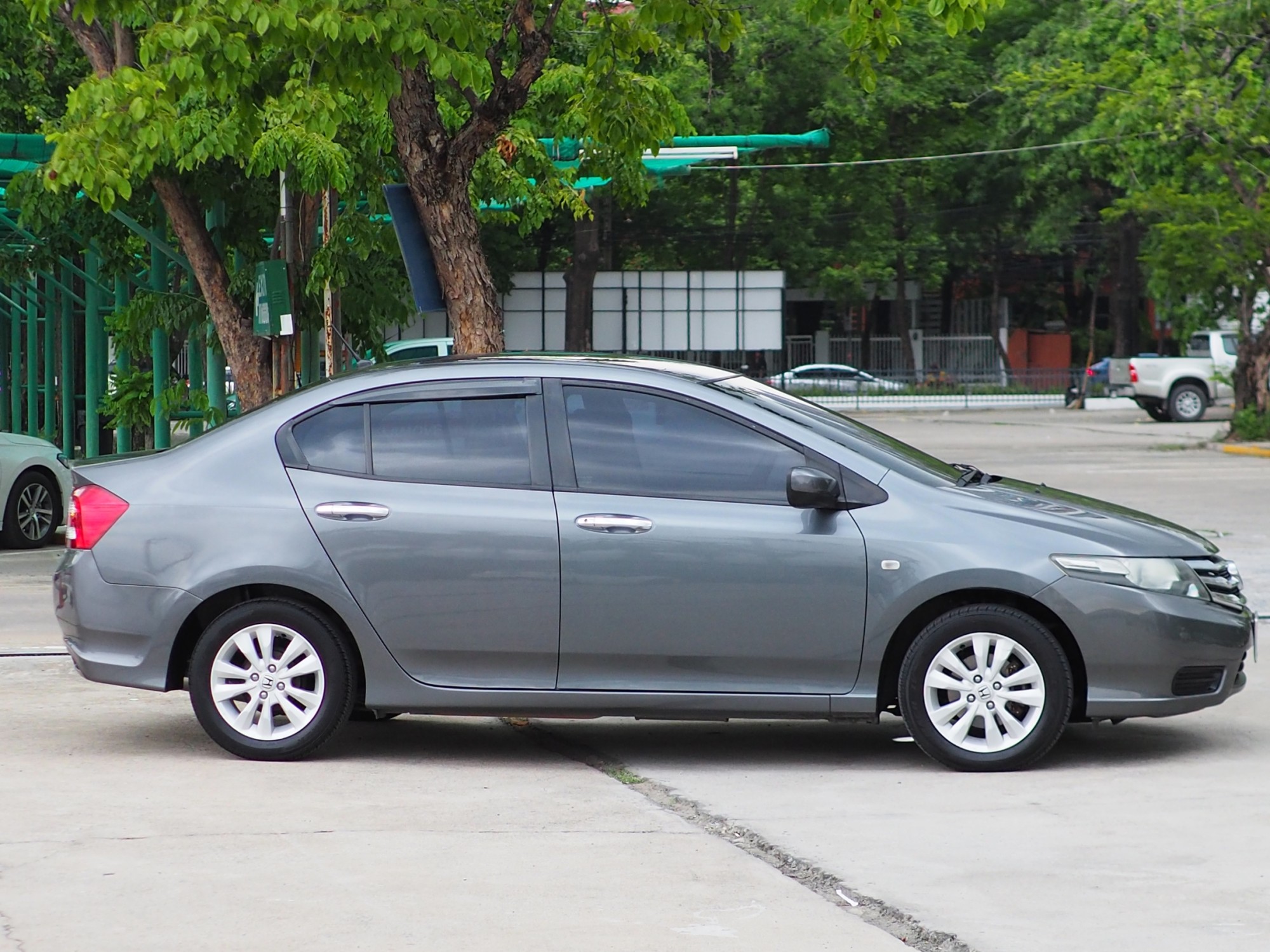 2013 Honda City สีเทา