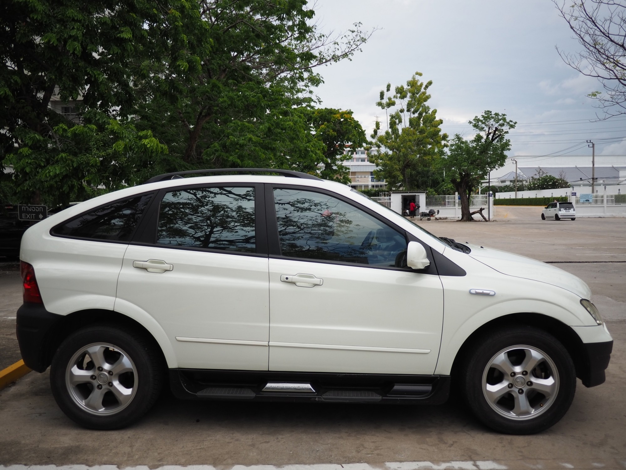 2014 SsangYong Actyon สีขาว