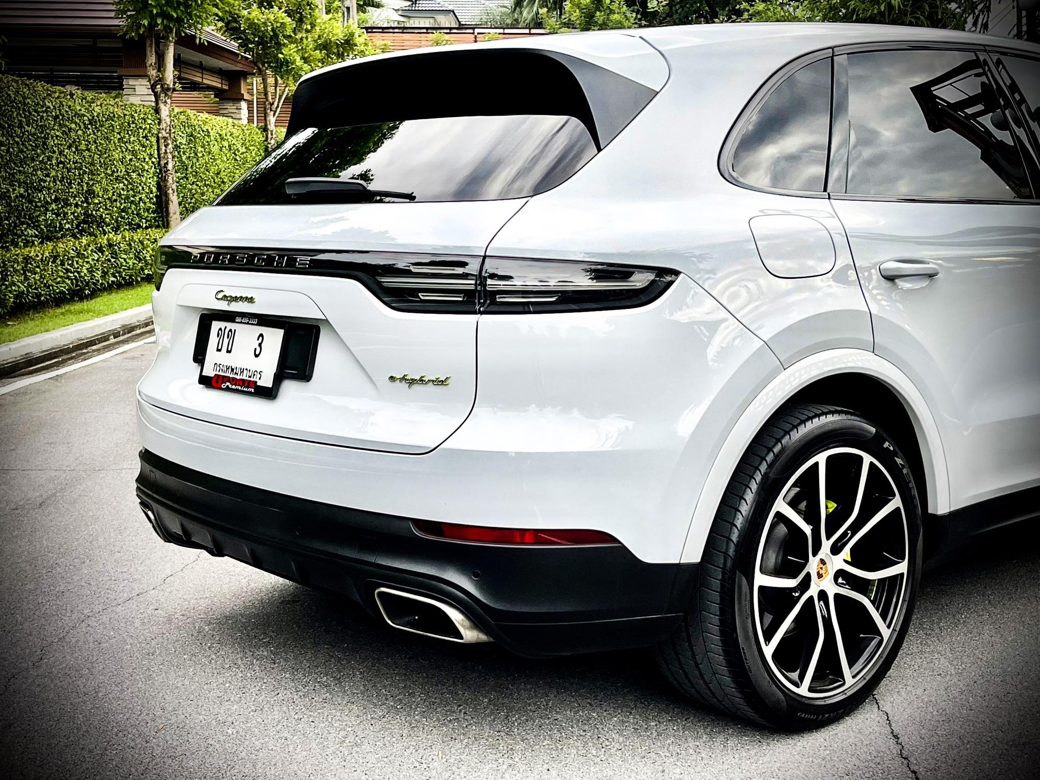 Porsche Cayenne Plug in E-Hybrid 3.0 V6 สวยสนั่น สะท้านโลกาคันนี้ สีขาวสะอาด สะอ้าน