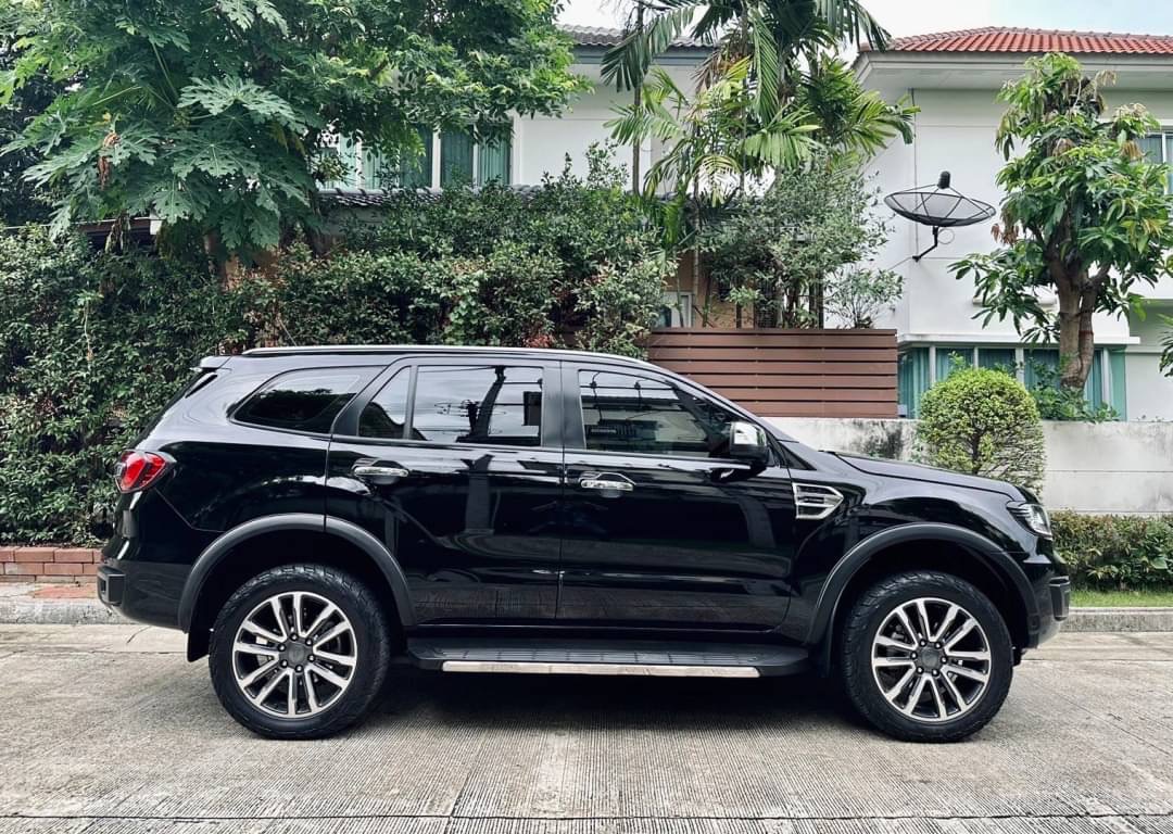 2018 Ford Everest Titanium+ 4x4 สีดำ