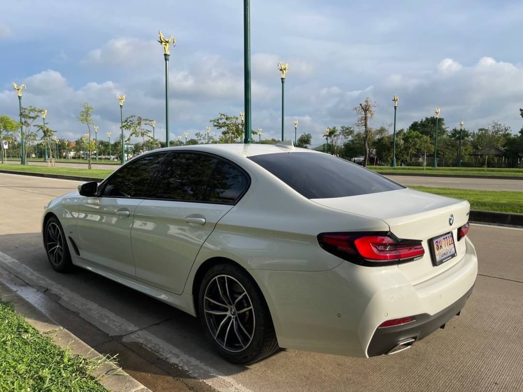 2021 BMW 520d M Sport LCI (G30) สีขาว