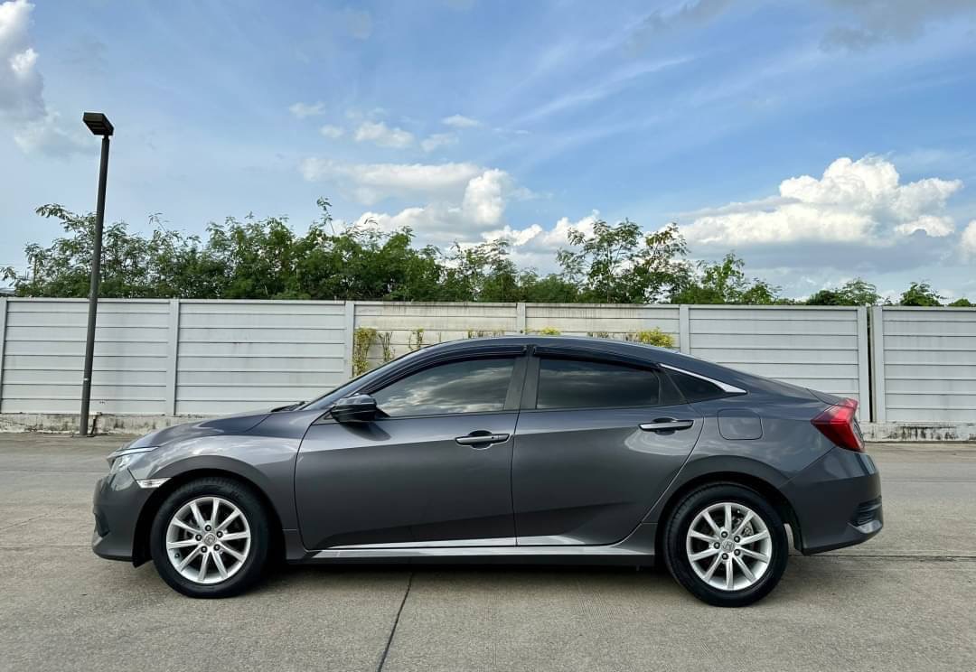 2016 Honda Civic Sedan สีเทา