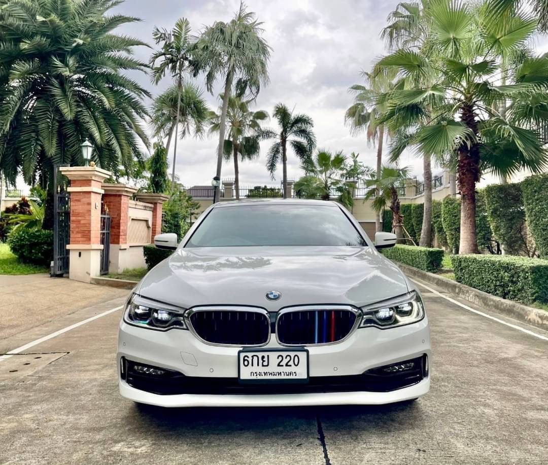 2018 BMW 520d Sport(G30) สีขาว