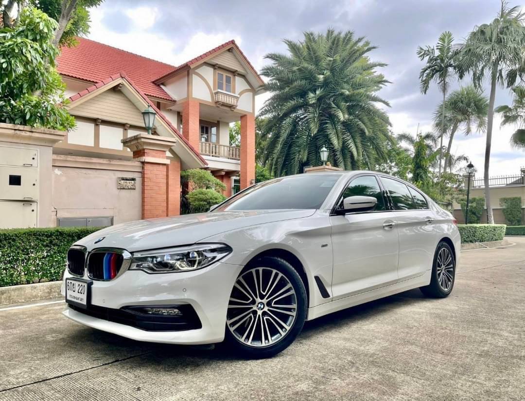 2018 BMW 520d Sport(G30) สีขาว