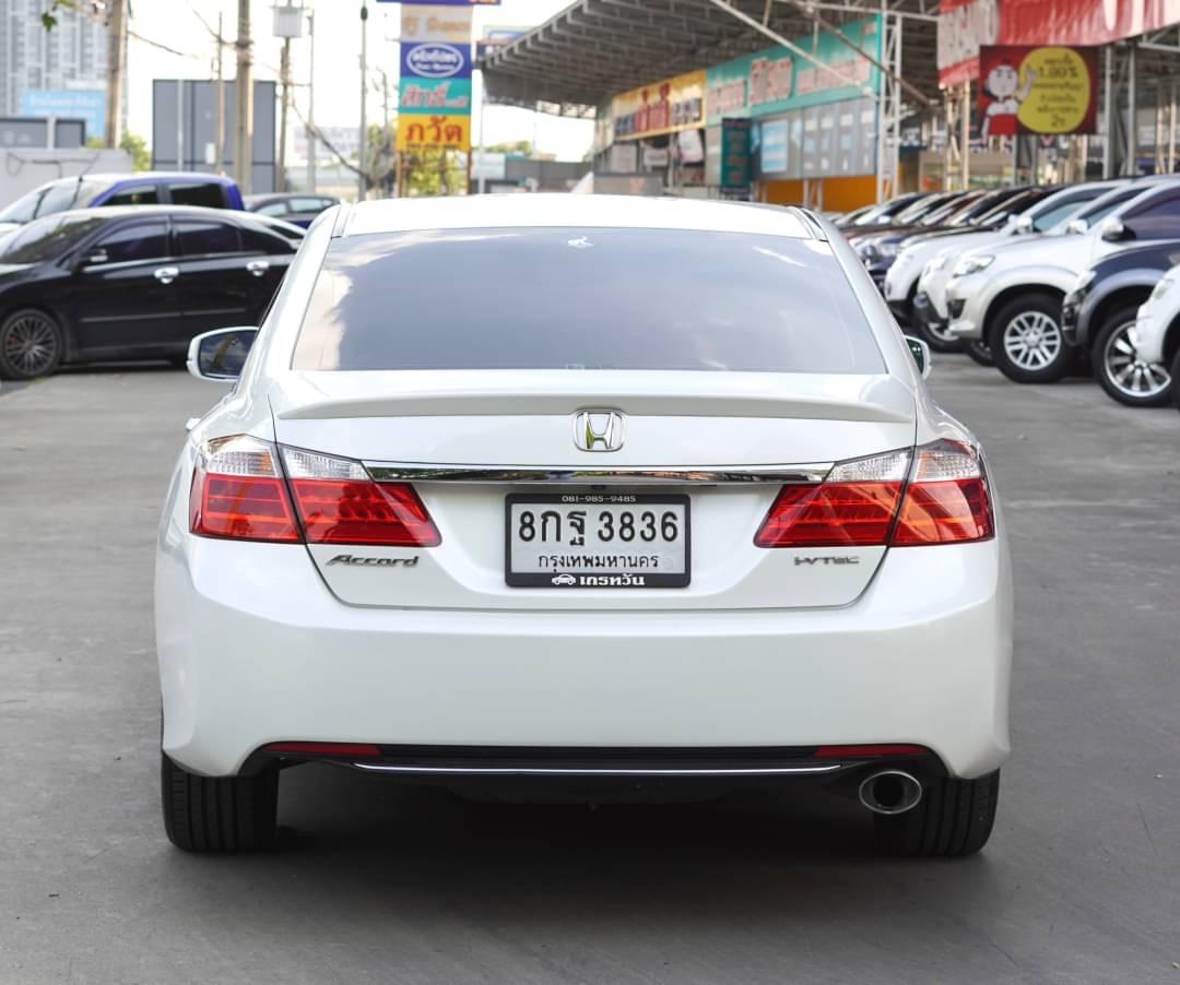 2015 Honda Accord สีขาว