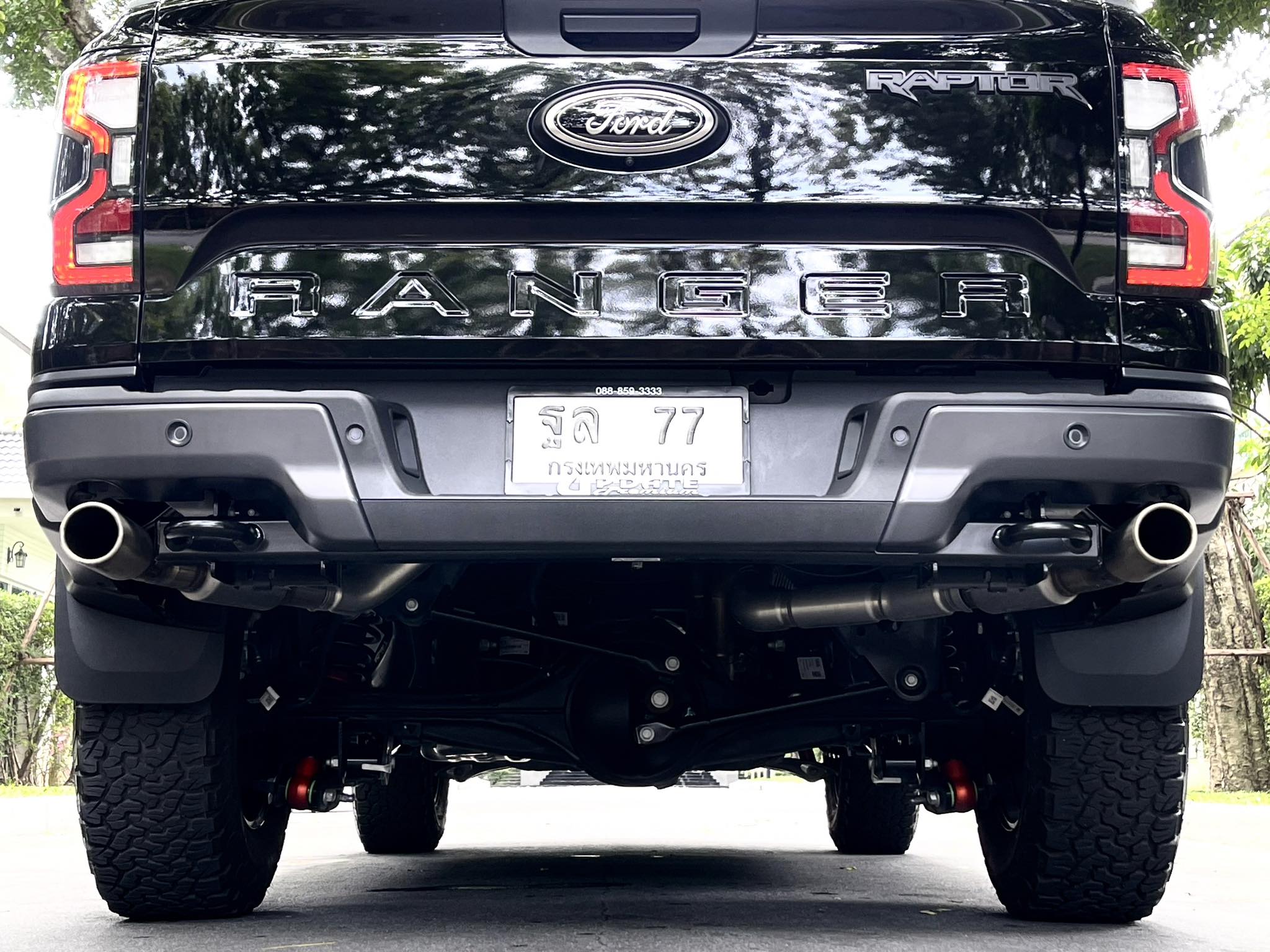 Ford Raptor รุ่นใหม่ล่าสุด หมื่นโล อย่ากระพริบตา