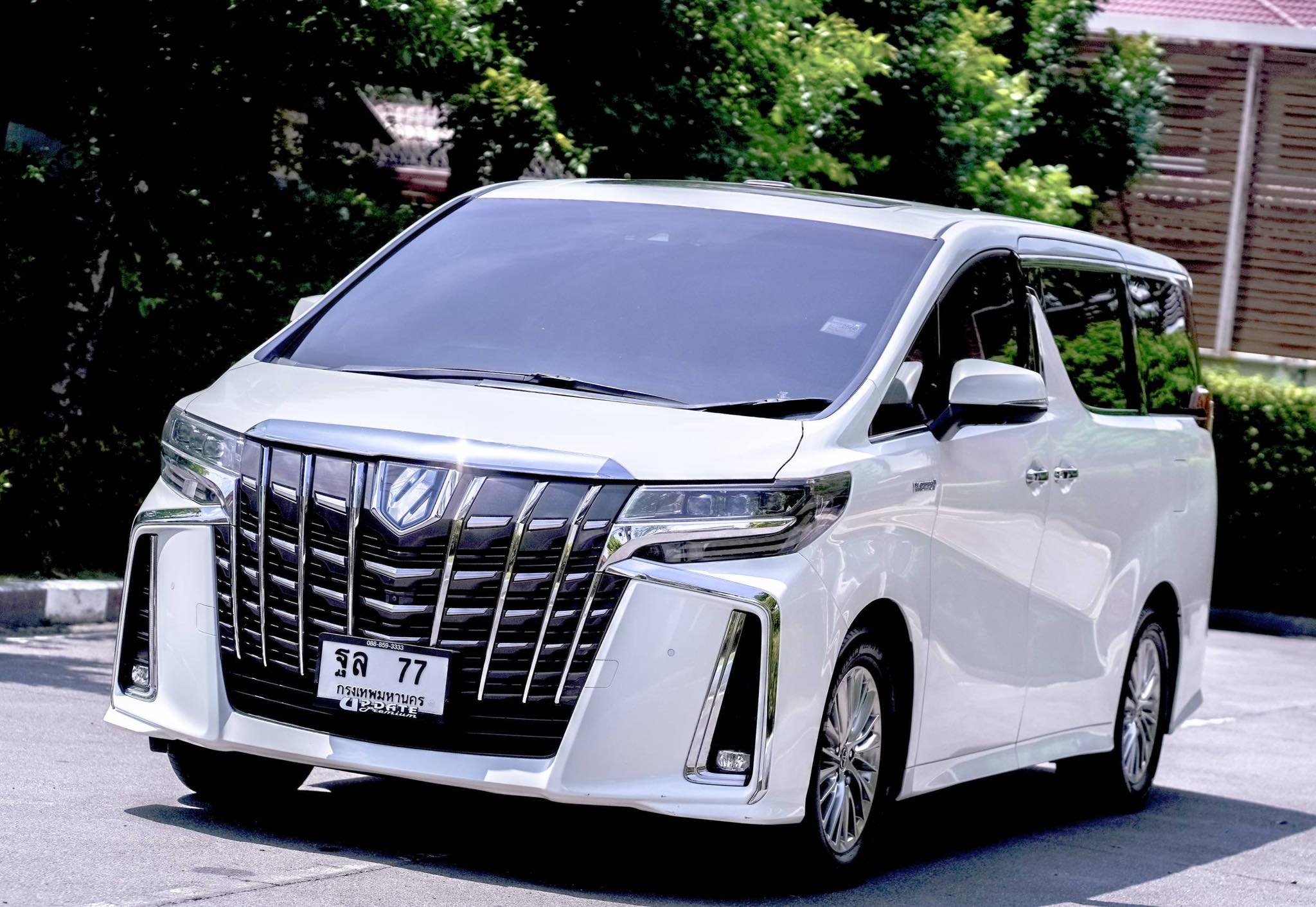 Toyota Alphard SRC Hybrid คันนี้รุ่นพิเศษจากป้ายแดง ขายถูกมากคะ ตัวถังสวยจัดเลย