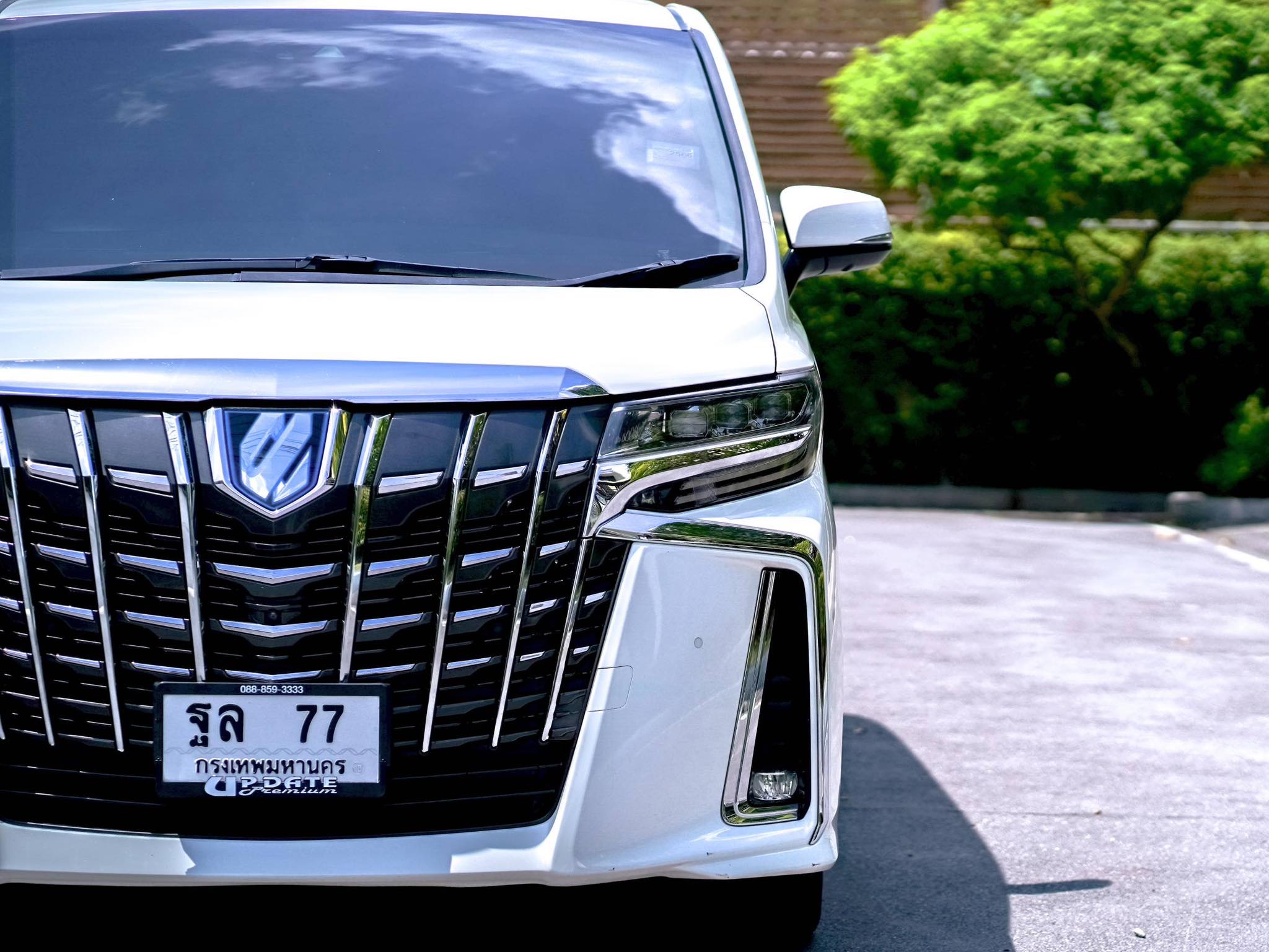 Toyota Alphard SRC Hybrid คันนี้รุ่นพิเศษจากป้ายแดง ขายถูกมากคะ ตัวถังสวยจัดเลย