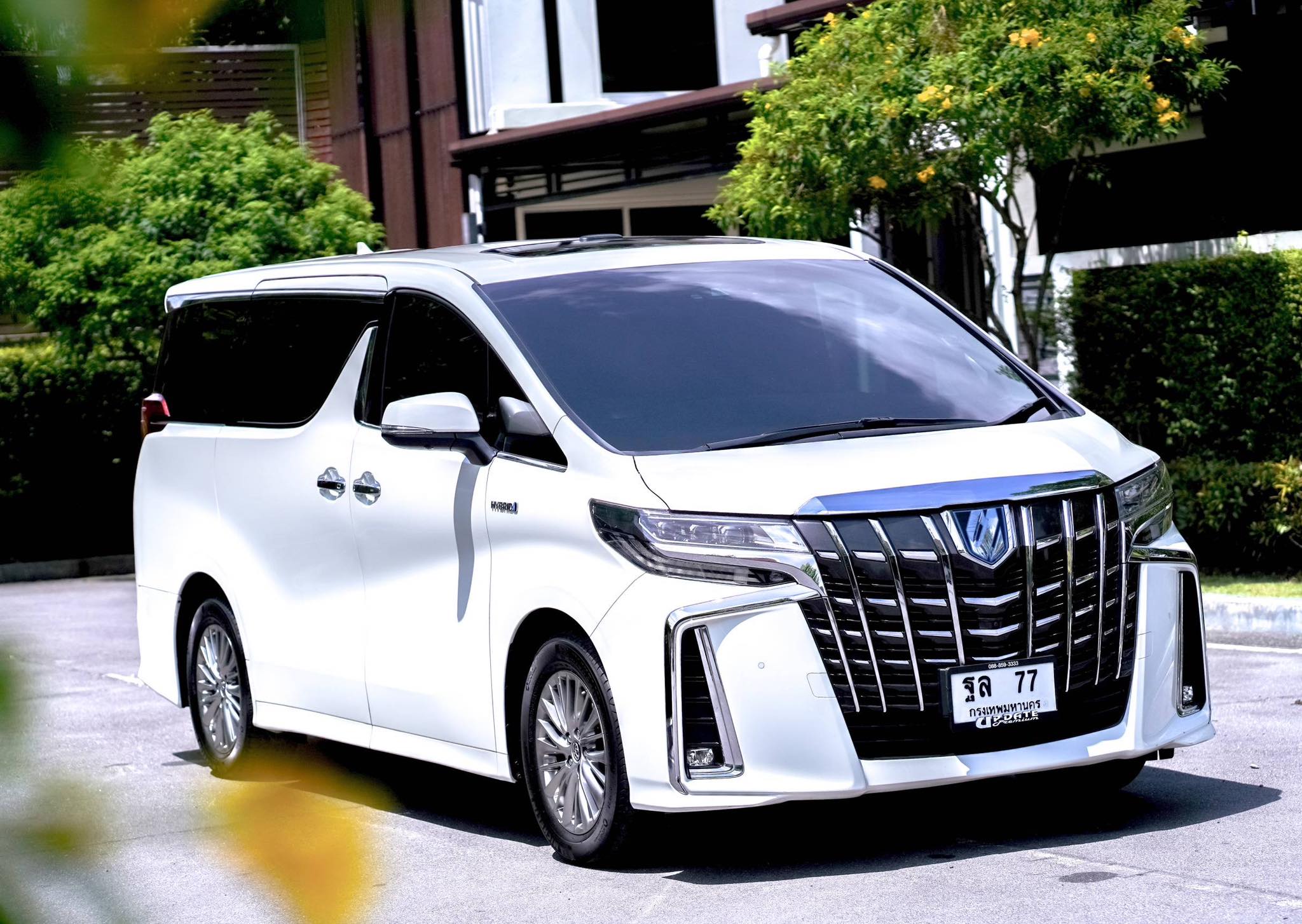 Toyota Alphard SRC Hybrid คันนี้รุ่นพิเศษจากป้ายแดง ขายถูกมากคะ ตัวถังสวยจัดเลย