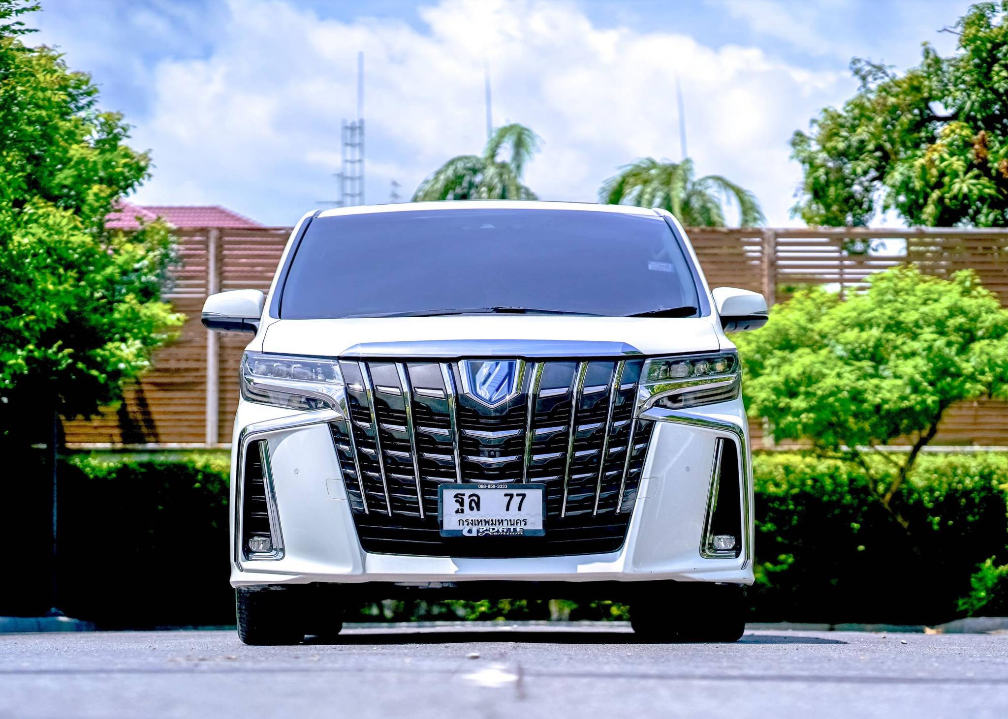 Toyota Alphard SRC Hybrid คันนี้รุ่นพิเศษจากป้ายแดง ขายถูกมากคะ ตัวถังสวยจัดเลย