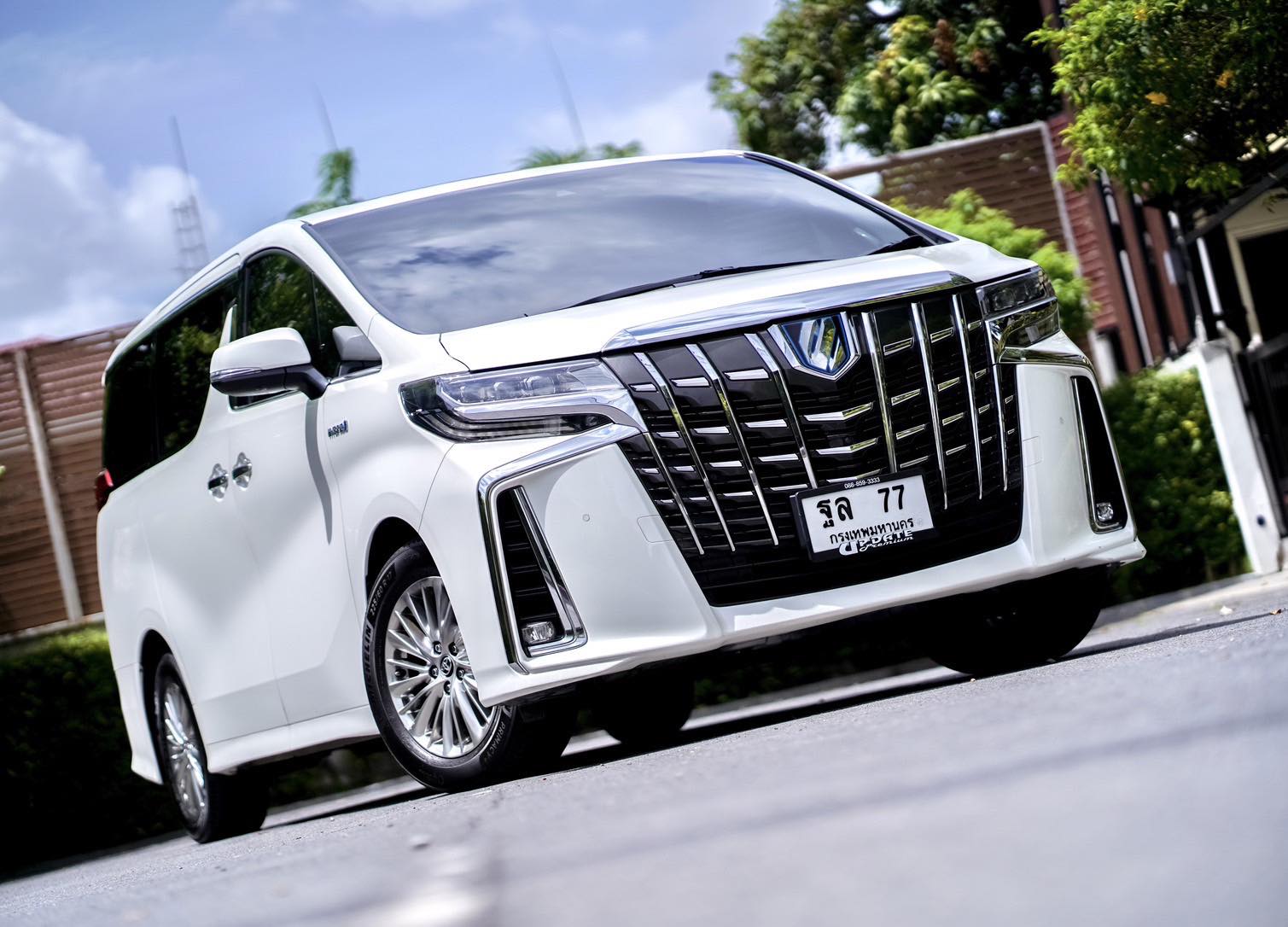 Toyota Alphard SRC Hybrid คันนี้รุ่นพิเศษจากป้ายแดง ขายถูกมากคะ ตัวถังสวยจัดเลย