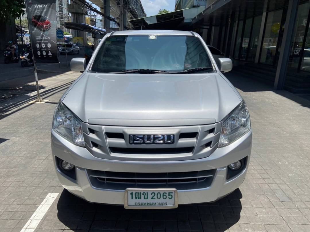 2013 Isuzu D-Max Space Cab สีเงิน