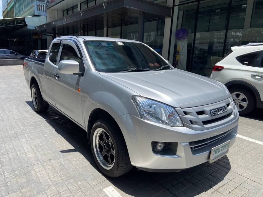 2013 Isuzu D-Max Space Cab สีเงิน