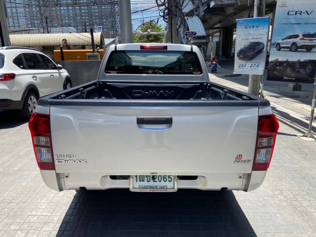 2013 Isuzu D-Max Space Cab สีเงิน