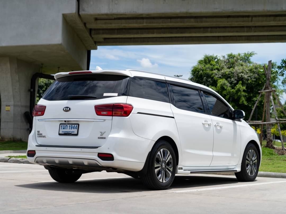 2020 Kia Carnival สีขาว