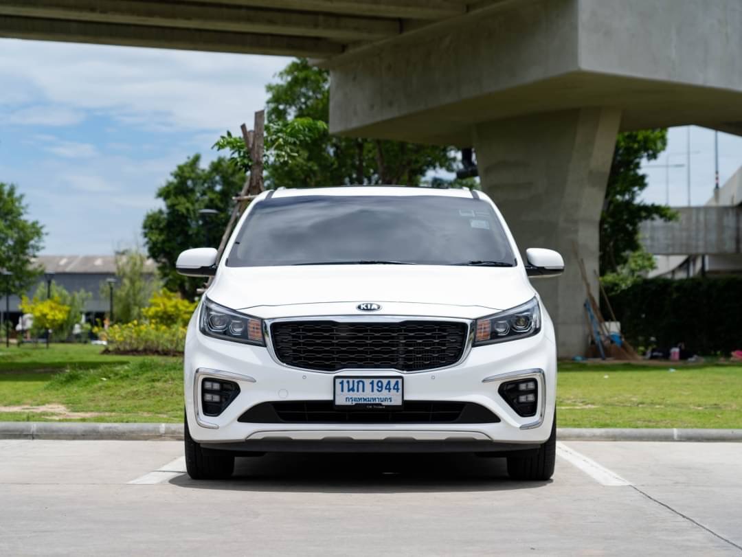 2020 Kia Carnival สีขาว