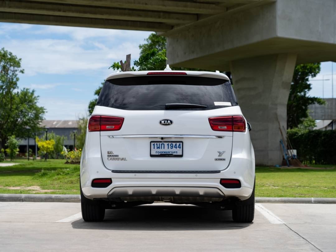 2020 Kia Carnival สีขาว