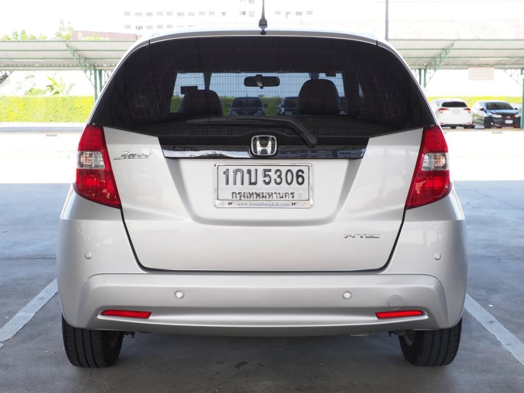 2013 Honda Jazz GE สีเงิน