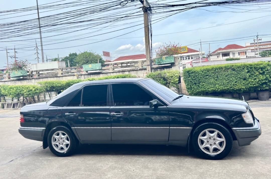 1995 Mercedes-Benz E280 masterpiece สีเทา