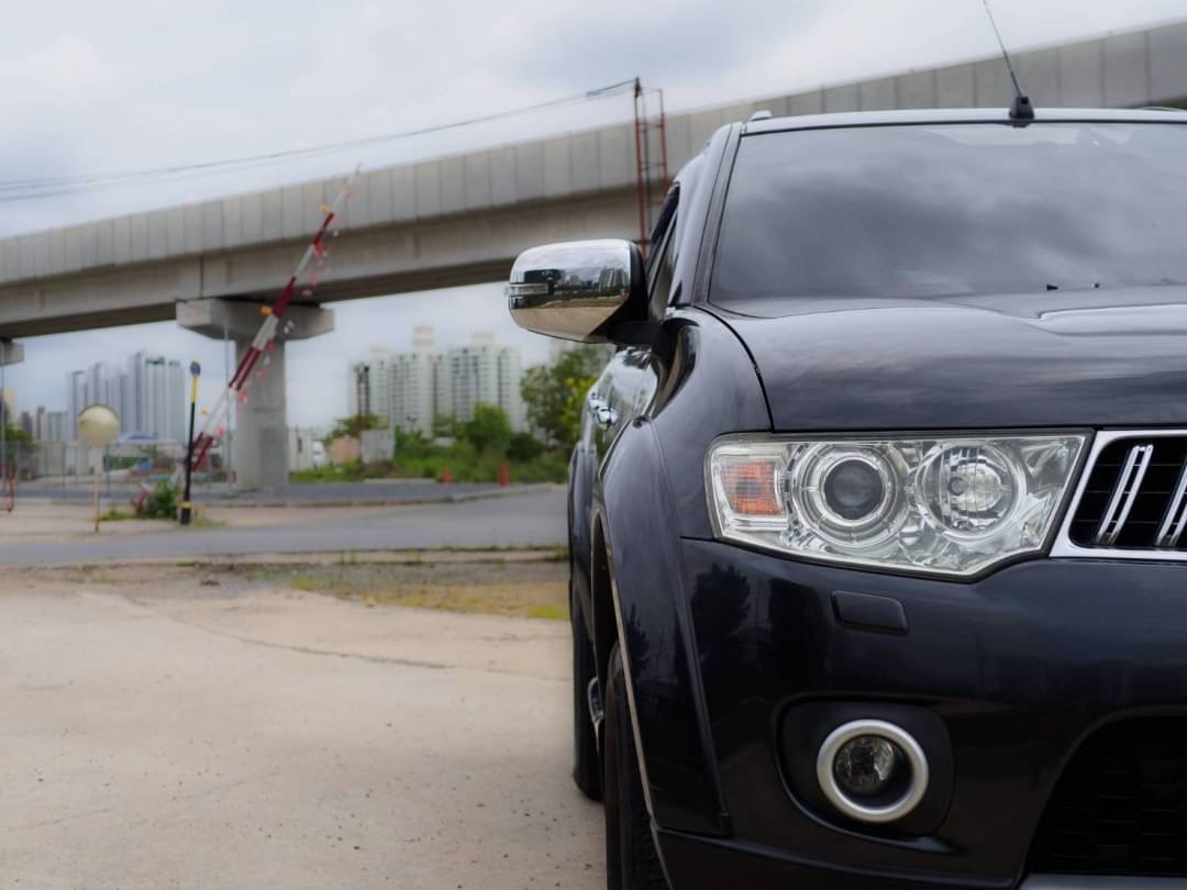 2013 Mitsubishi Pajero Sport สีเทา