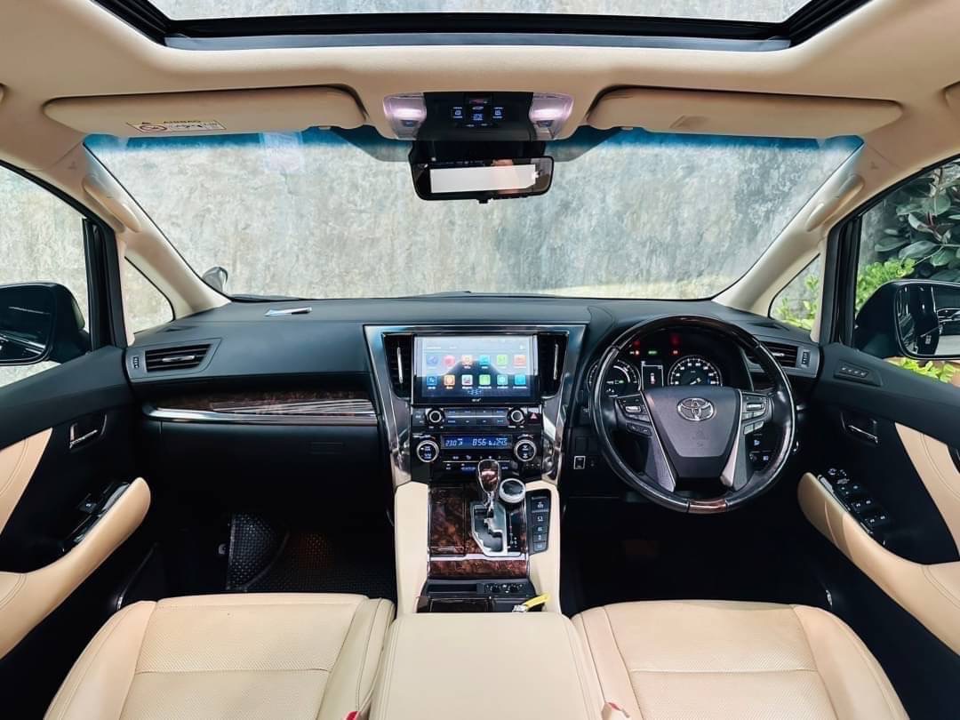 2021 Toyota Alphard สีดำ