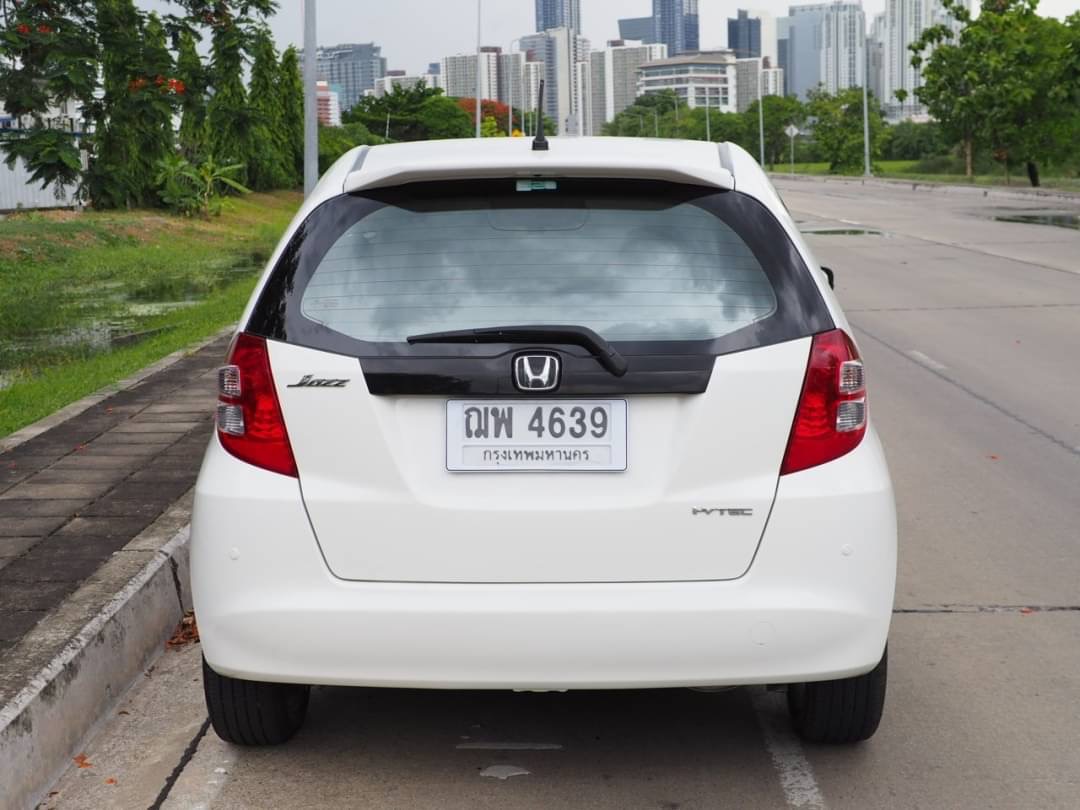 2009 Honda Jazz GE สีขาว