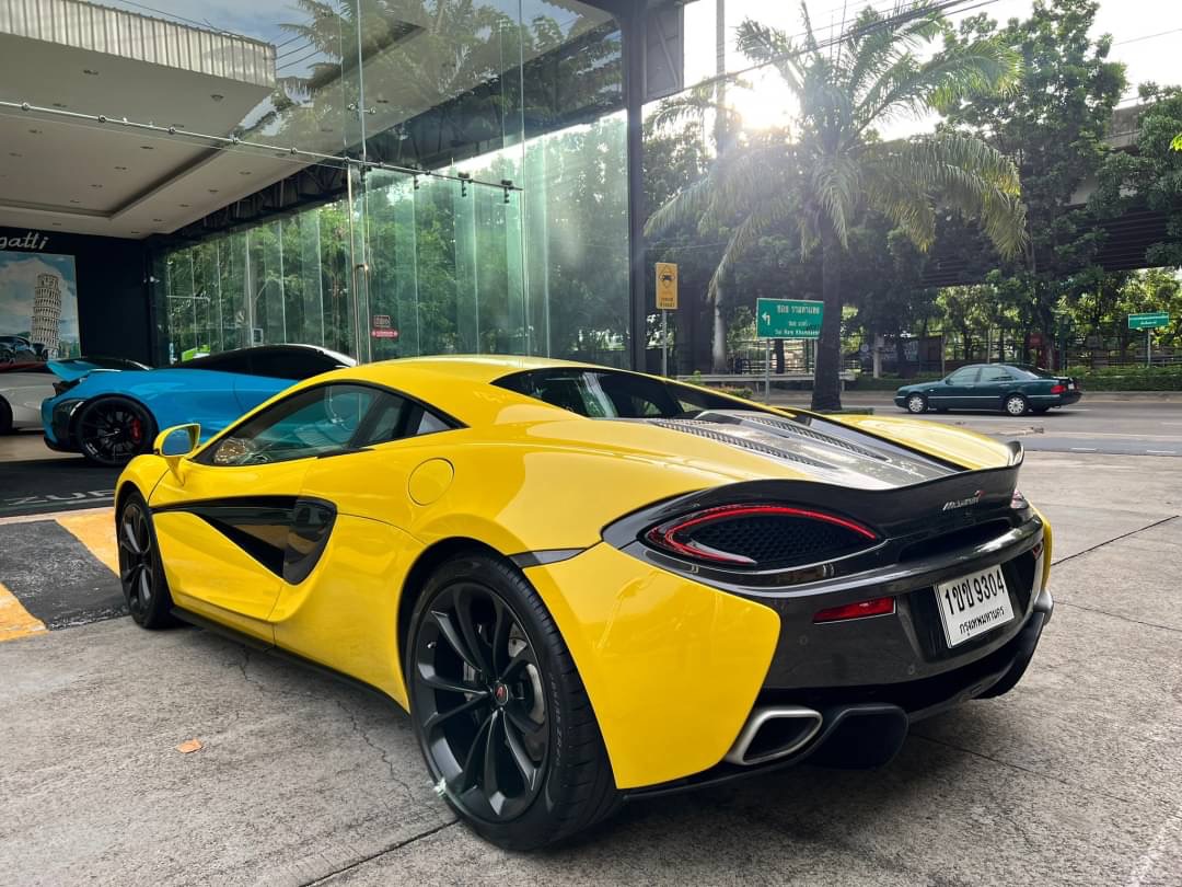 2019 McLaren 540C สีเหลือง