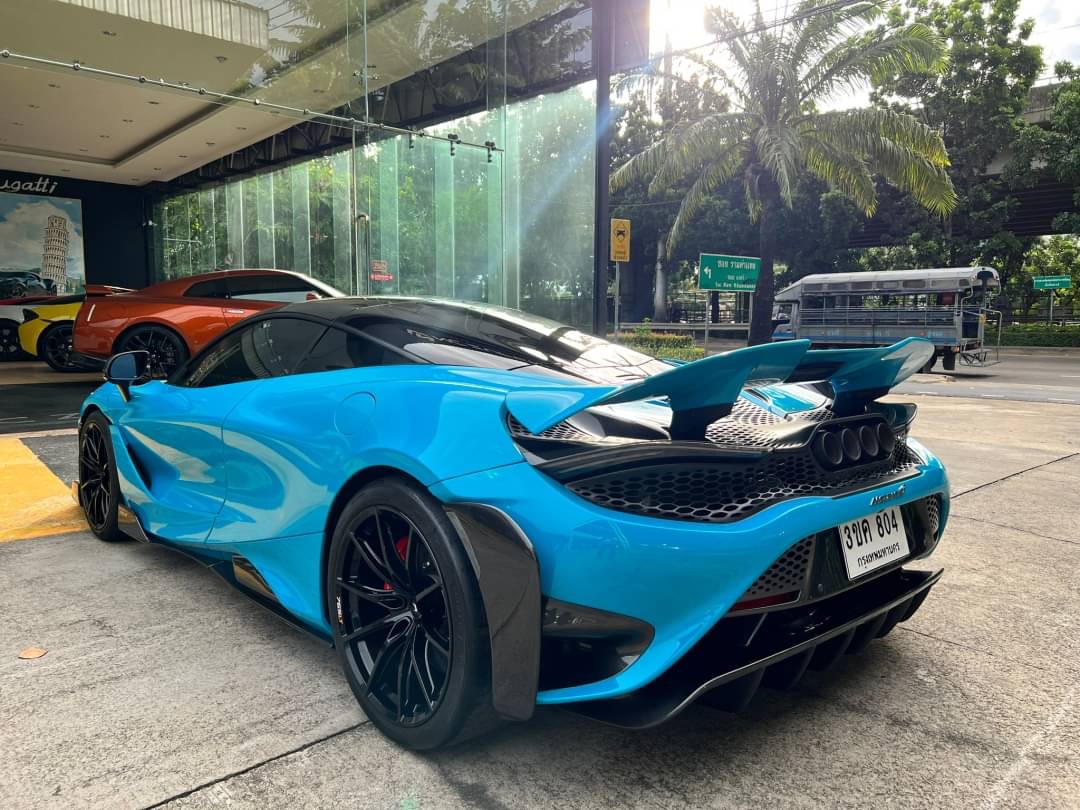 2021 McLaren 765 LT Coupe สีฟ้า