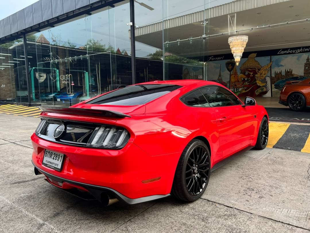 2017 Ford Mustang สีแดง