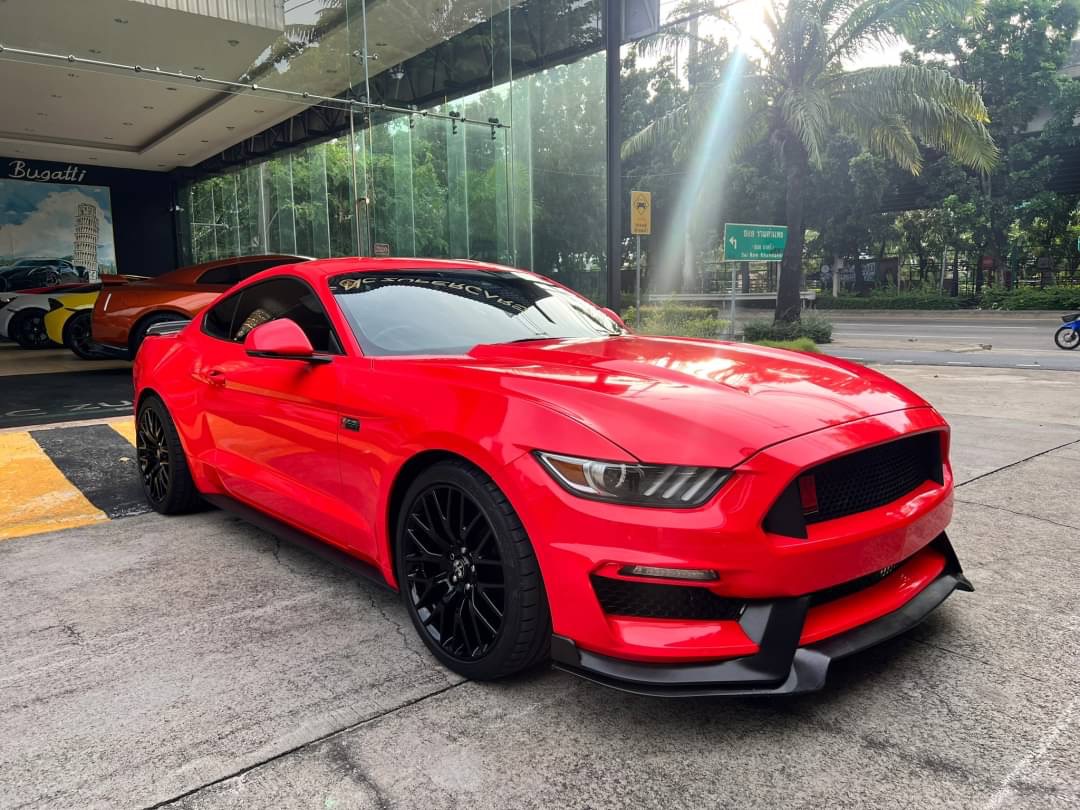 2017 Ford Mustang สีแดง